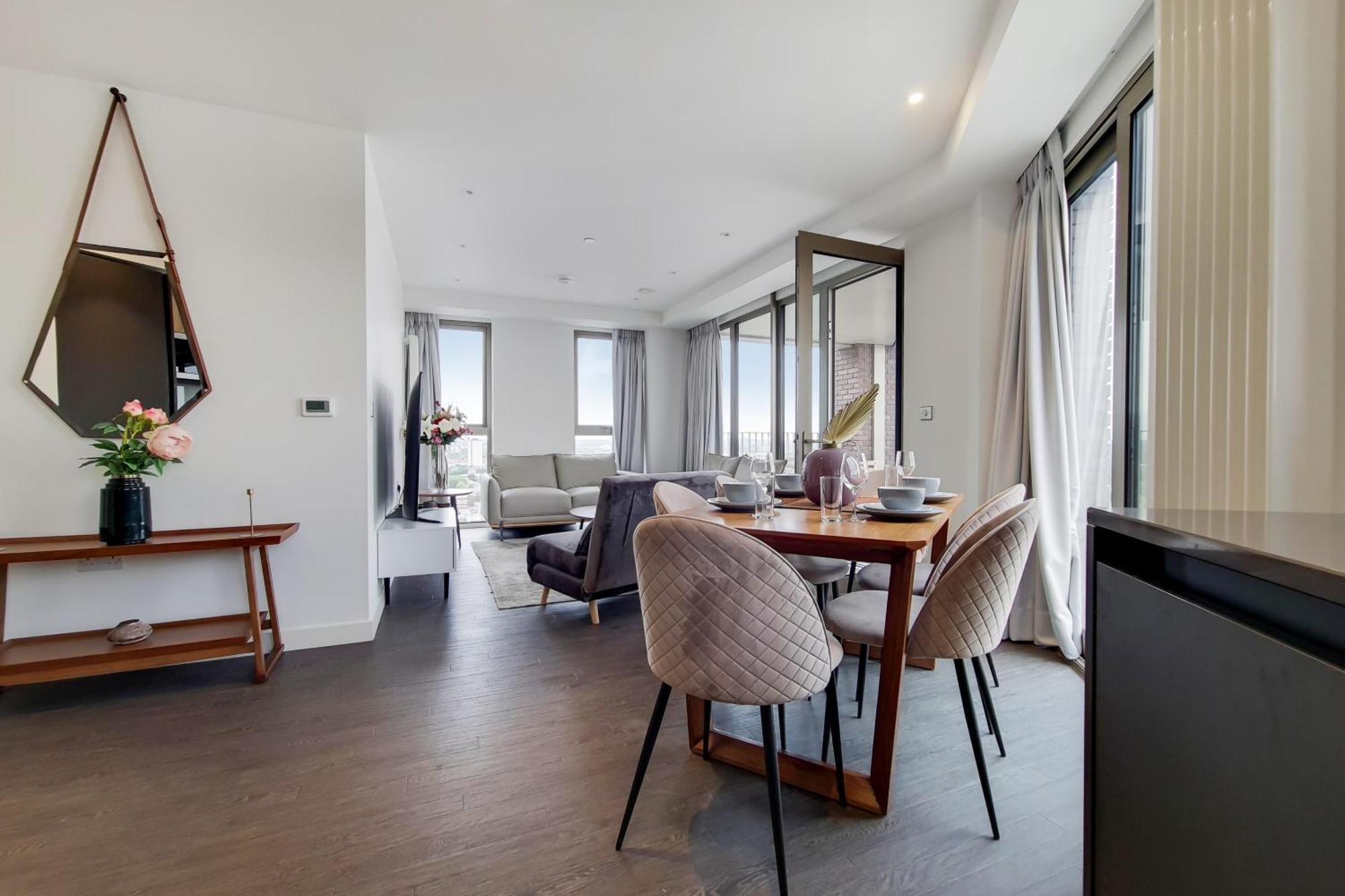 Deluxe Three Bedroom Apartment By London Excel Stays エクステリア 写真